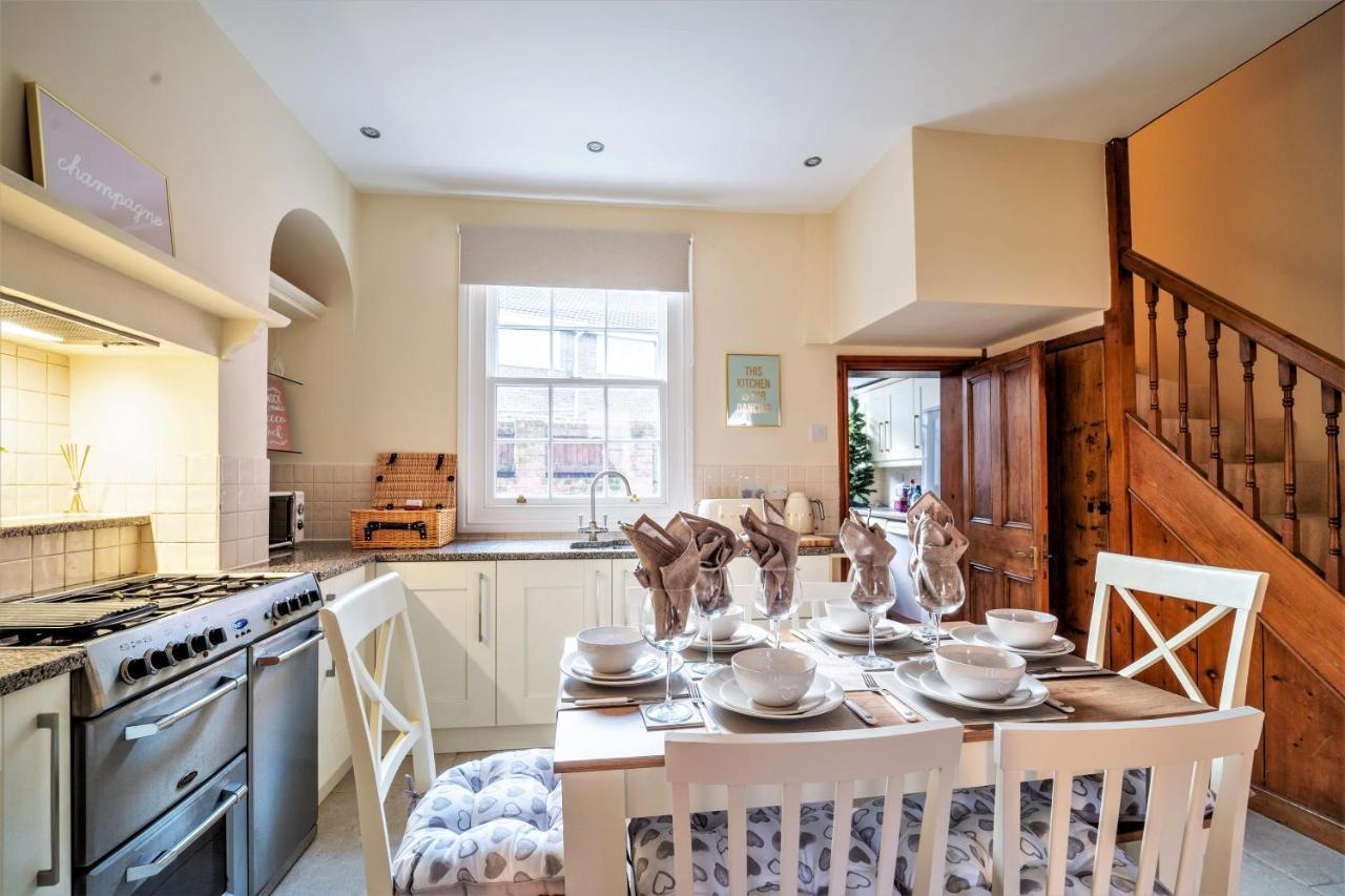 The Cottage In Chester, Sleeps 6 With Free Parking Exterior foto